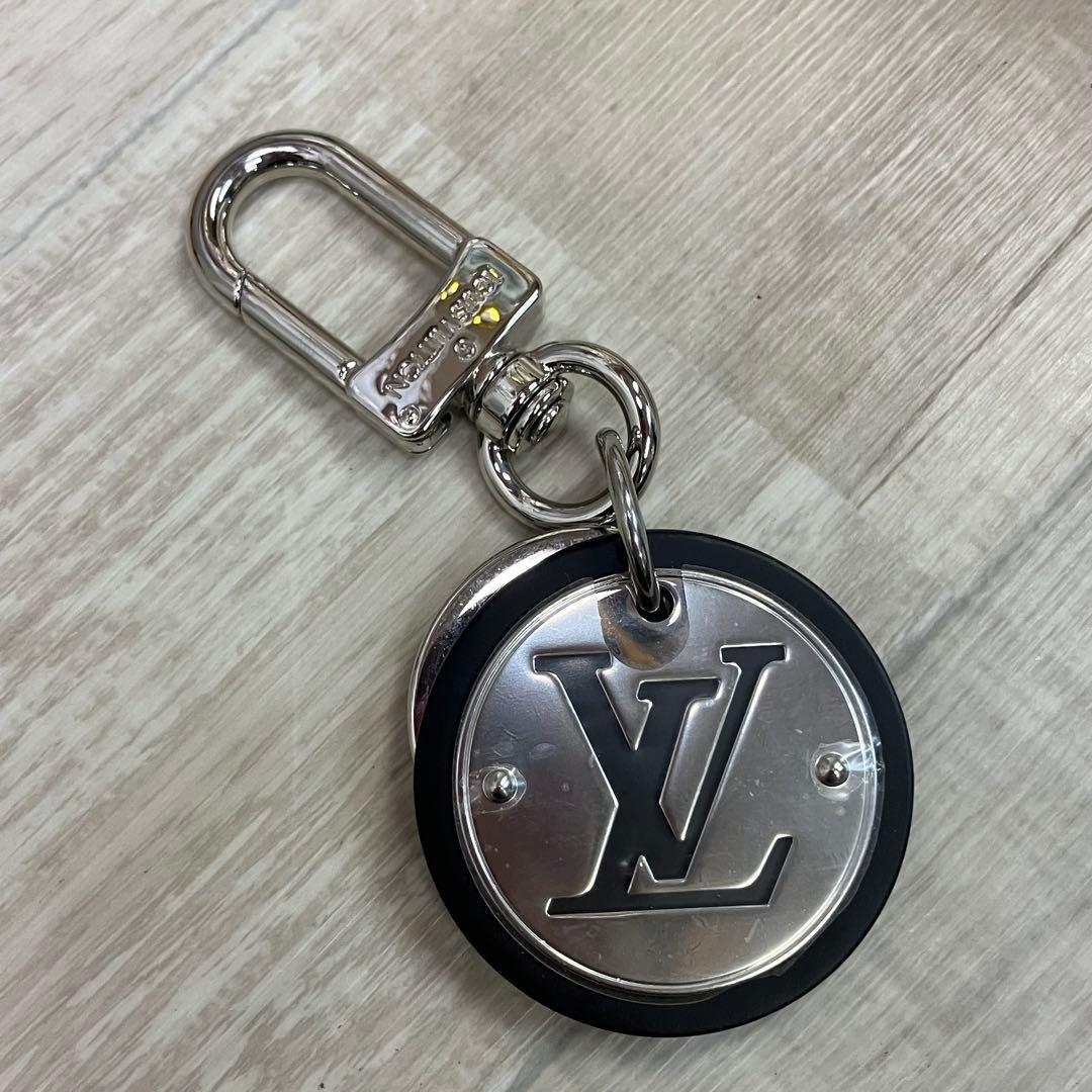 LOUIS VUITTON LV サークル キーホルダー　【f8c2288c】