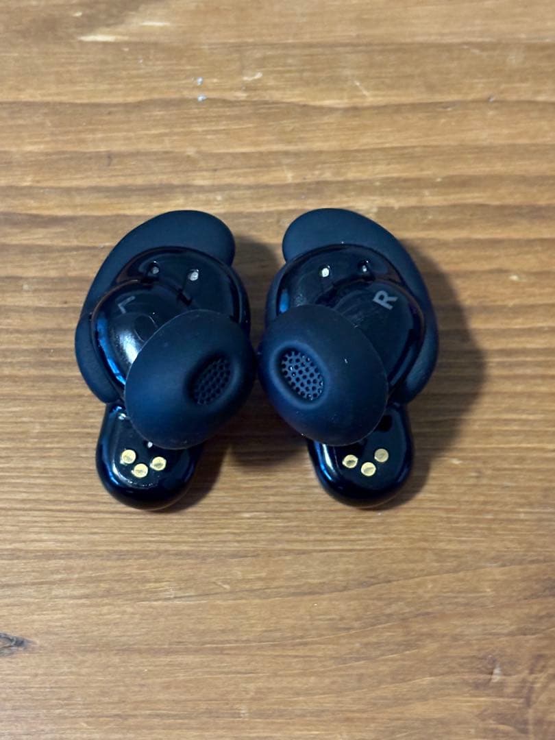BOSE ワイヤレスイヤホンと充電ケース