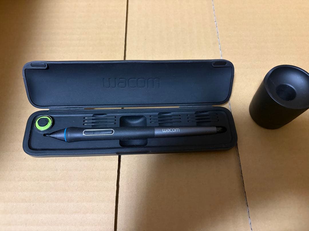 Wacom 液晶ペンタブレットCintiq 13HD