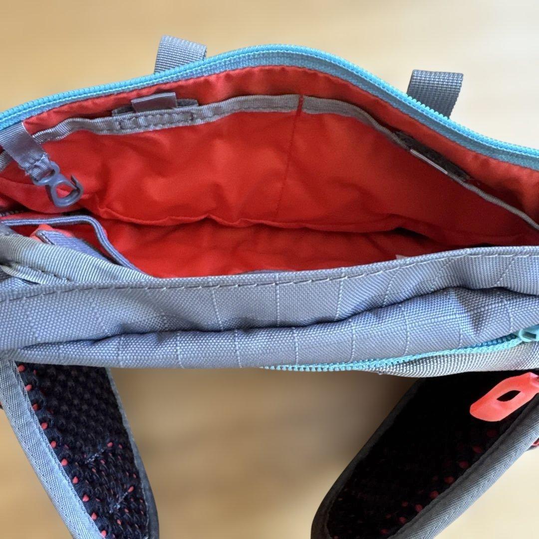 DAKINE HOT LAPS ボディバッグ