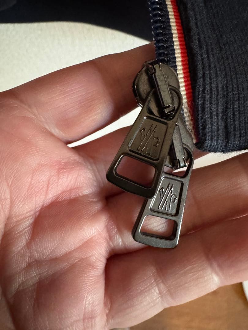 確実正規品！モンクレール　ベスト