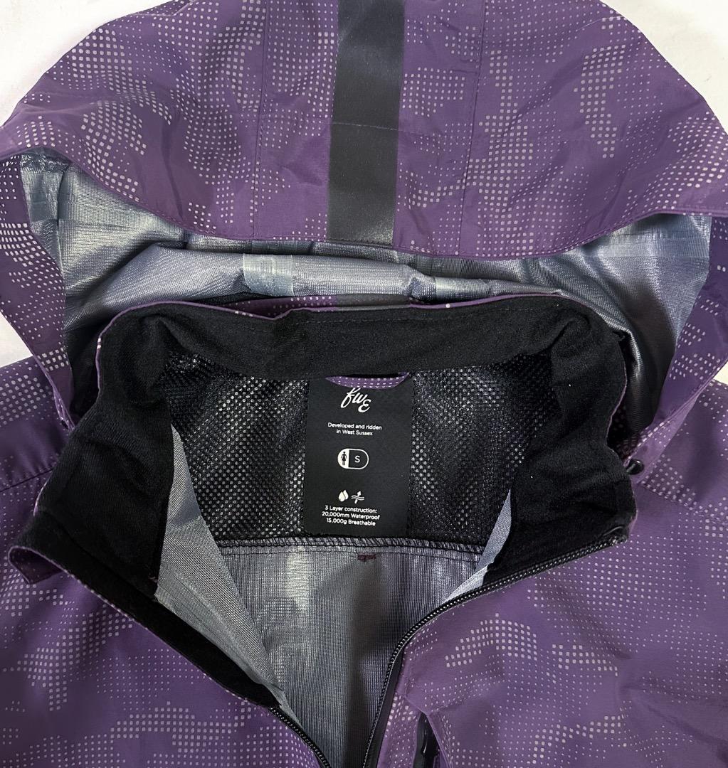 迷彩柄が反射 防水ジャケット リフレクティブ Womens S〜M 未使用