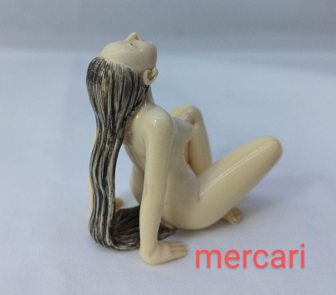 裸婦 根付 ① 紙箱付き