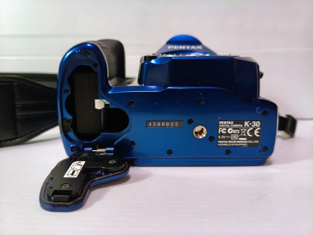 【黒死病対策】【内臓電池交換】PENTAX K-30 青 WRレンズ、充電器付