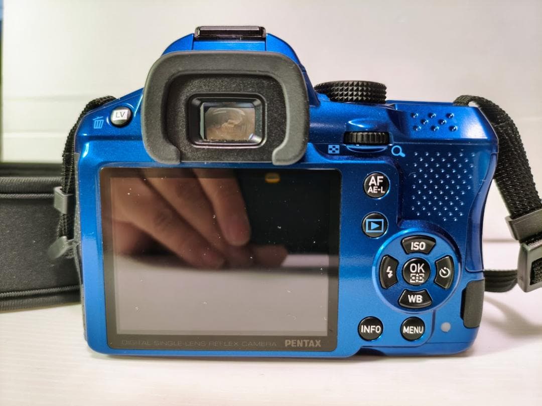 【黒死病対策】【内臓電池交換】PENTAX K-30 青 WRレンズ、充電器付
