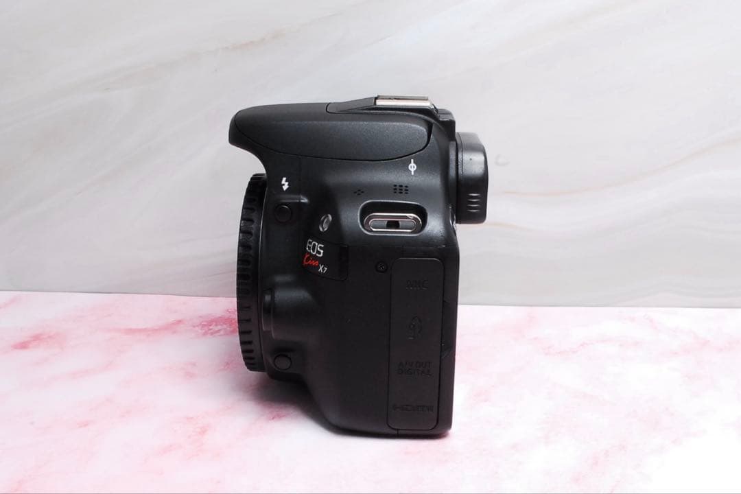 超軽量❣️持ち運びにも便利✨Canon Kiss X7✨旅行にも最適✨