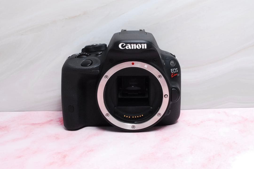 超軽量❣️持ち運びにも便利✨Canon Kiss X7✨旅行にも最適✨
