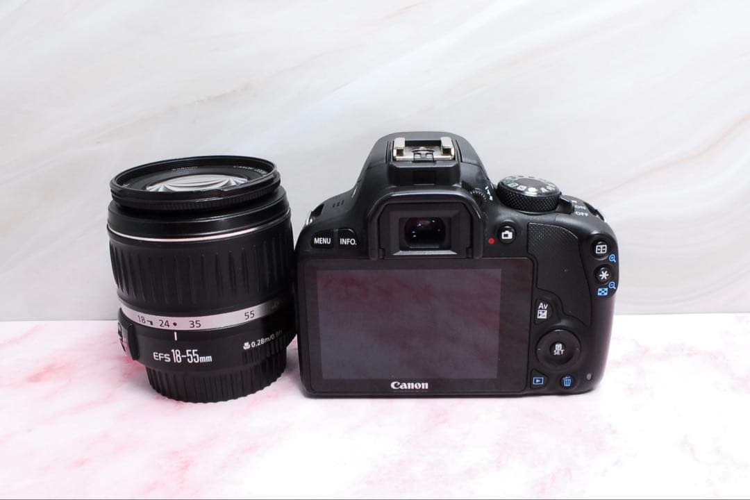 超軽量❣️持ち運びにも便利✨Canon Kiss X7✨旅行にも最適✨