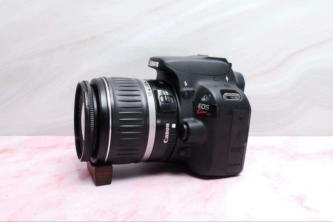 超軽量❣️持ち運びにも便利✨Canon Kiss X7✨旅行にも最適✨