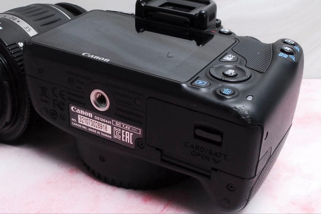 超軽量❣️持ち運びにも便利✨Canon Kiss X7✨旅行にも最適✨