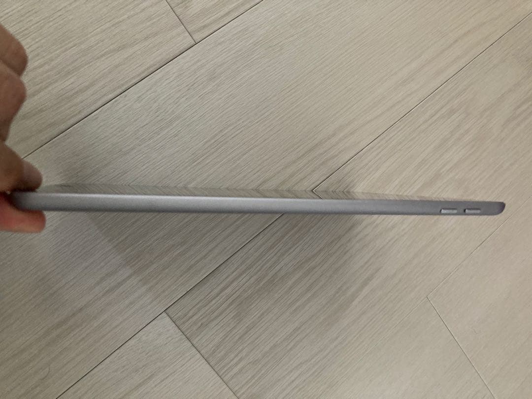 Apple iPad 第6世代 グレー　32GB