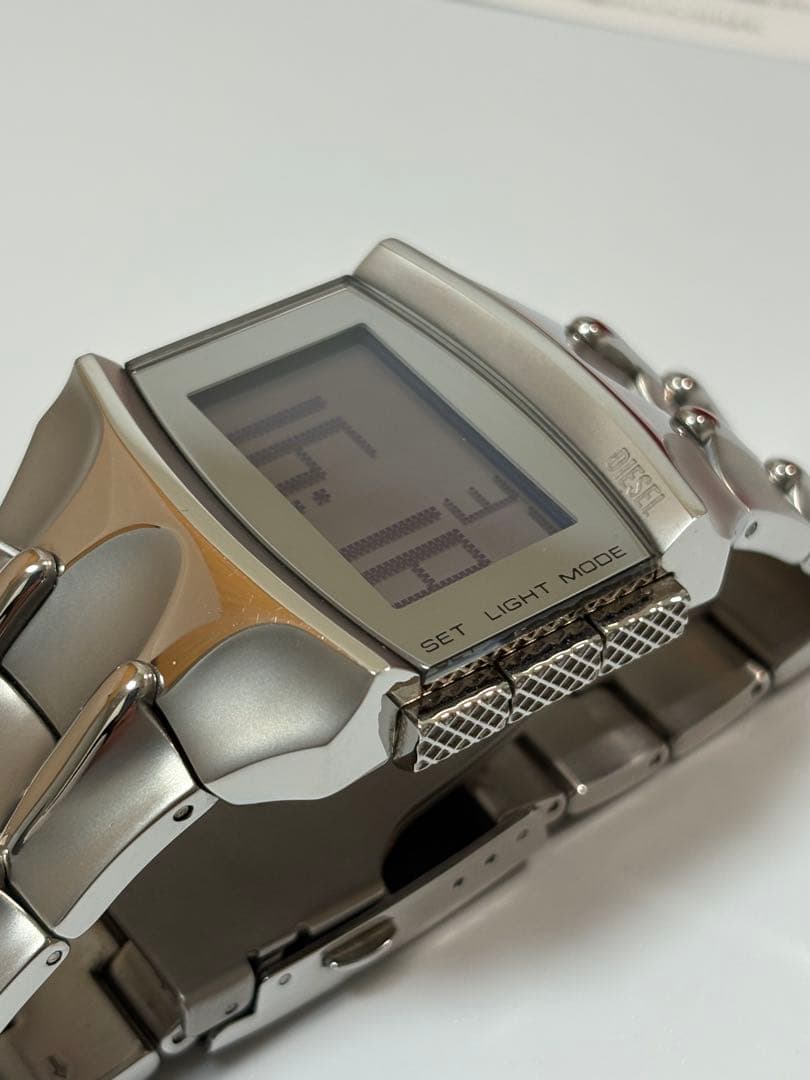 【美品 電池新品】DIESEL デジタルウォッチ dz2155 デジクロコ