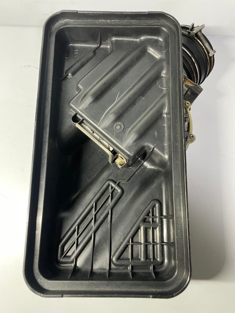 トヨタ セリカ マスエアフローメーターセンサー (22250-74110)。