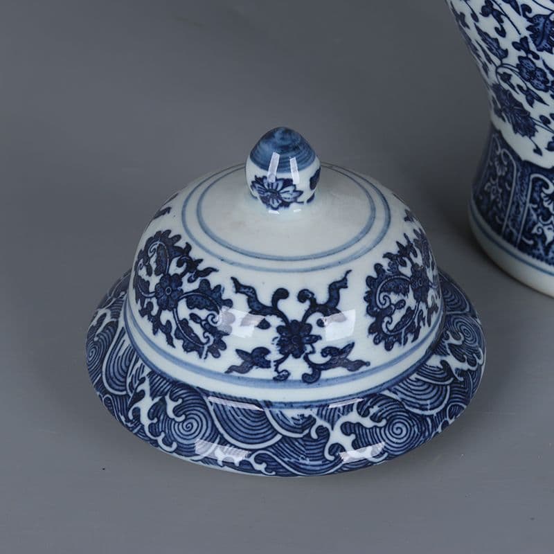 清乾隆青花纏枝蓮紋将軍壺 景徳鎮 陶磁器 装飾品 現代工芸品 美術品 置物