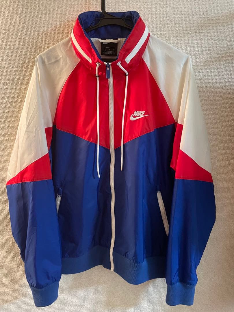 【美品】NIKEウィンドランナー　伊澤彩織　ベイビーわるきゅーれ　サイズM