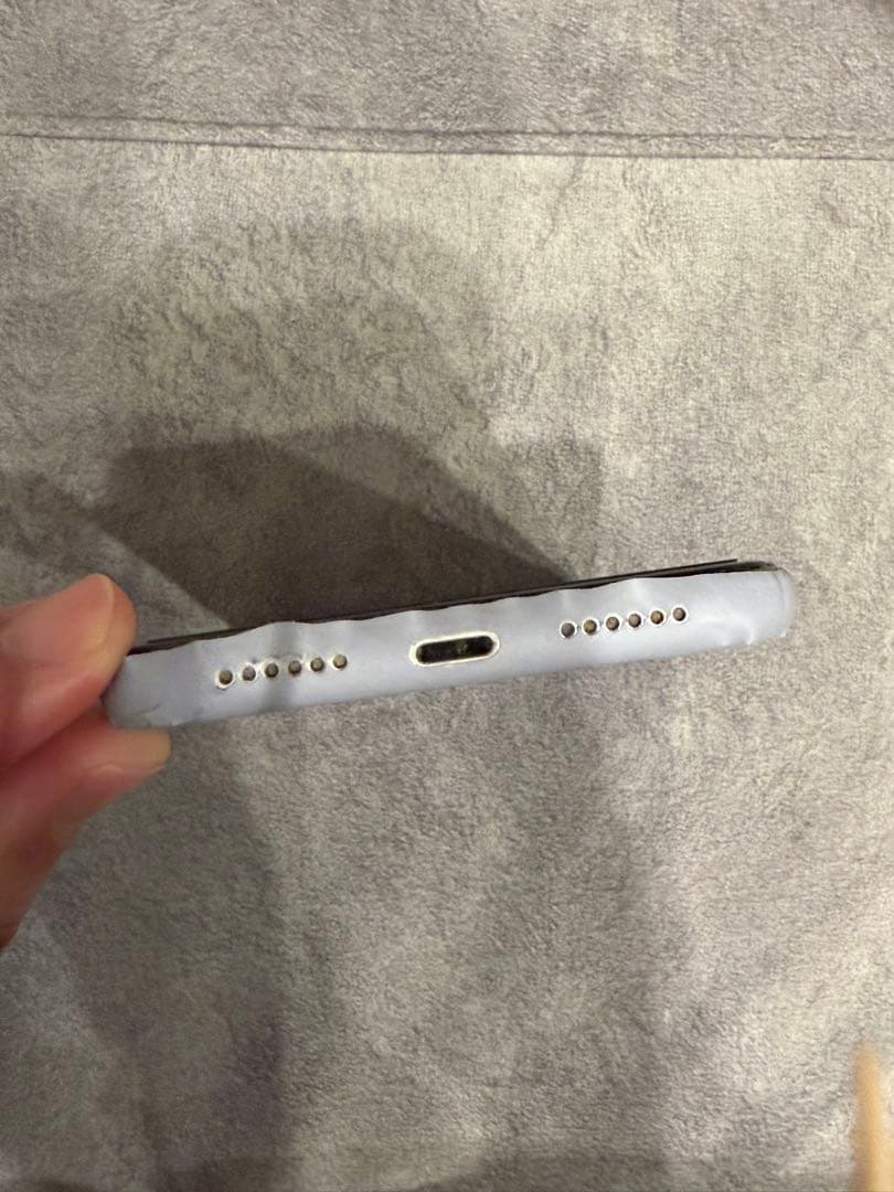 Apple iPhone XR ホワイト128gb(※液晶画面に黒い線有り)