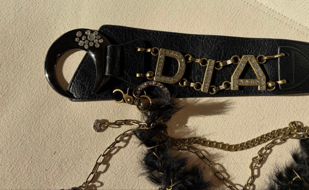 d.i.a. ムーンバックルファーチェーンベルト