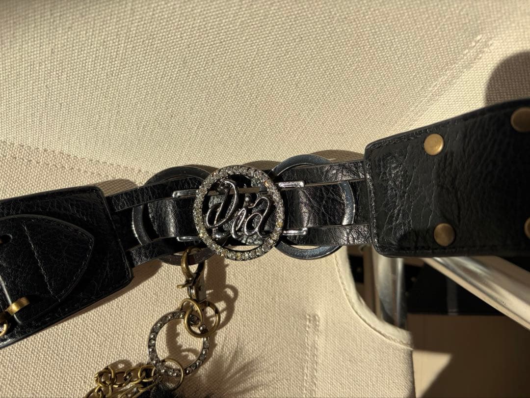 d.i.a. ムーンバックルファーチェーンベルト