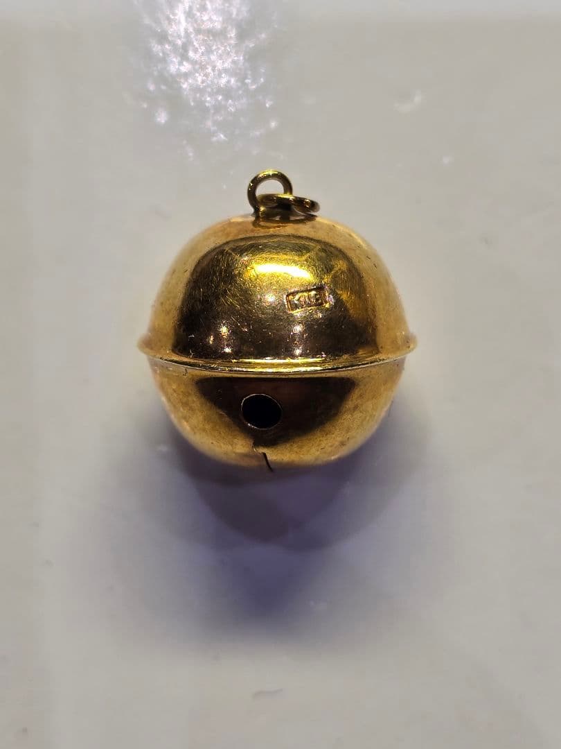 西*店様 K18 鈴　合計1.5グラム　中古品