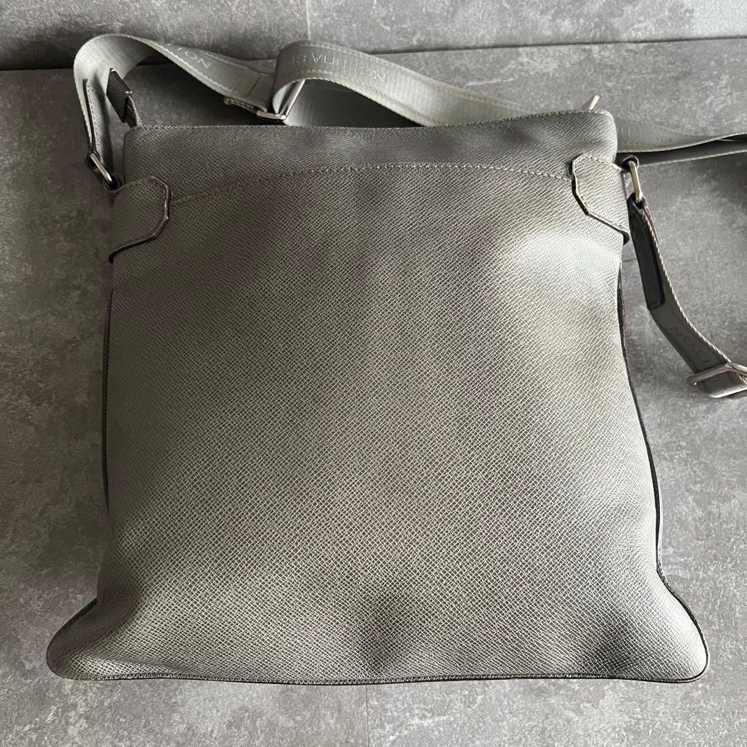 ⭐️ルイヴィトン⭐️タイガ サヤン ショルダーバッグ アルドワーズ グレー