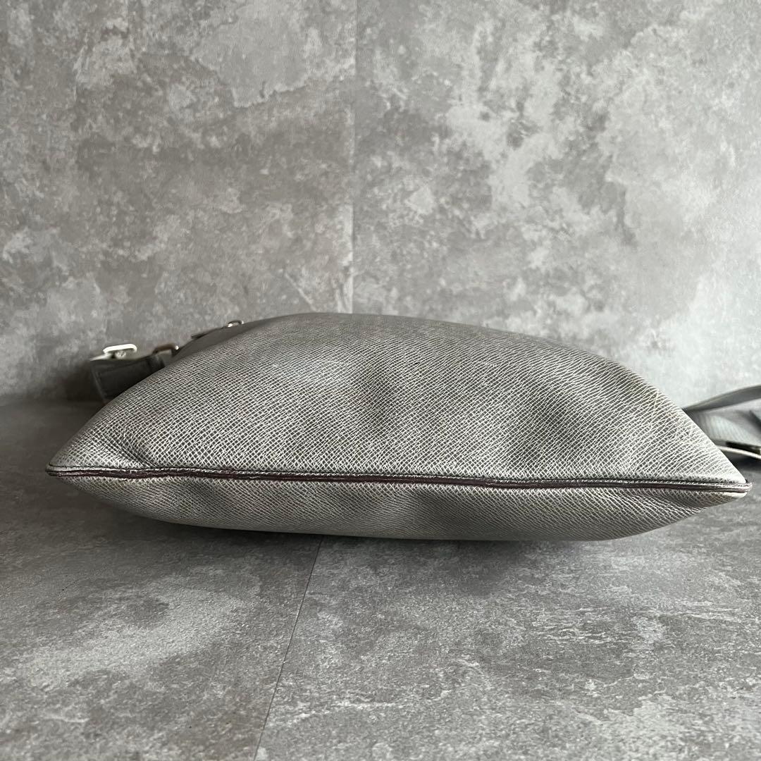 ⭐️ルイヴィトン⭐️タイガ サヤン ショルダーバッグ アルドワーズ グレー