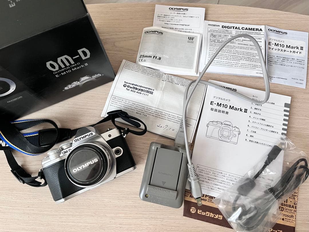 OLYMPUS OM-D E-M10 Mark III シルバー 本体