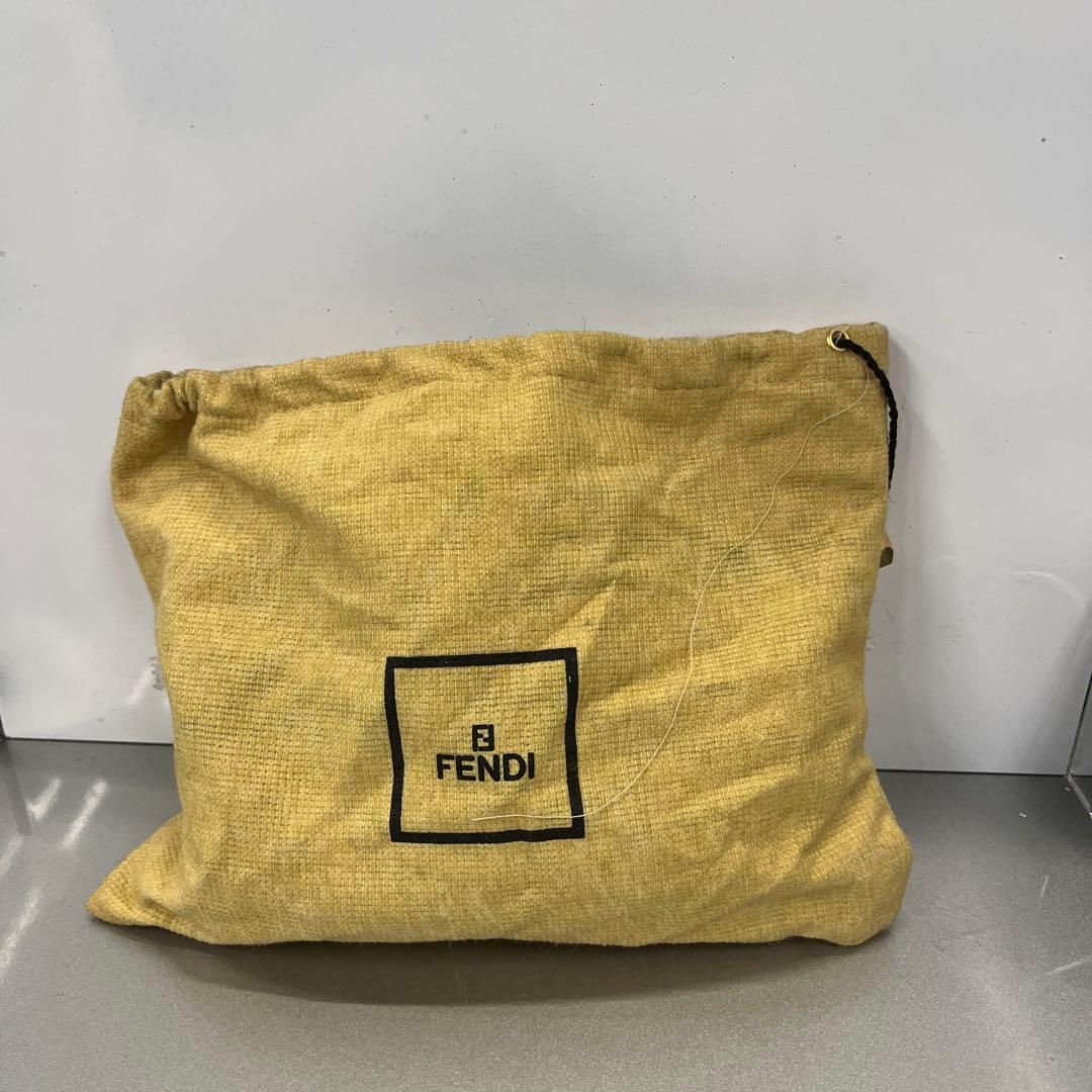 FENDI ショルダーバッグ　黒