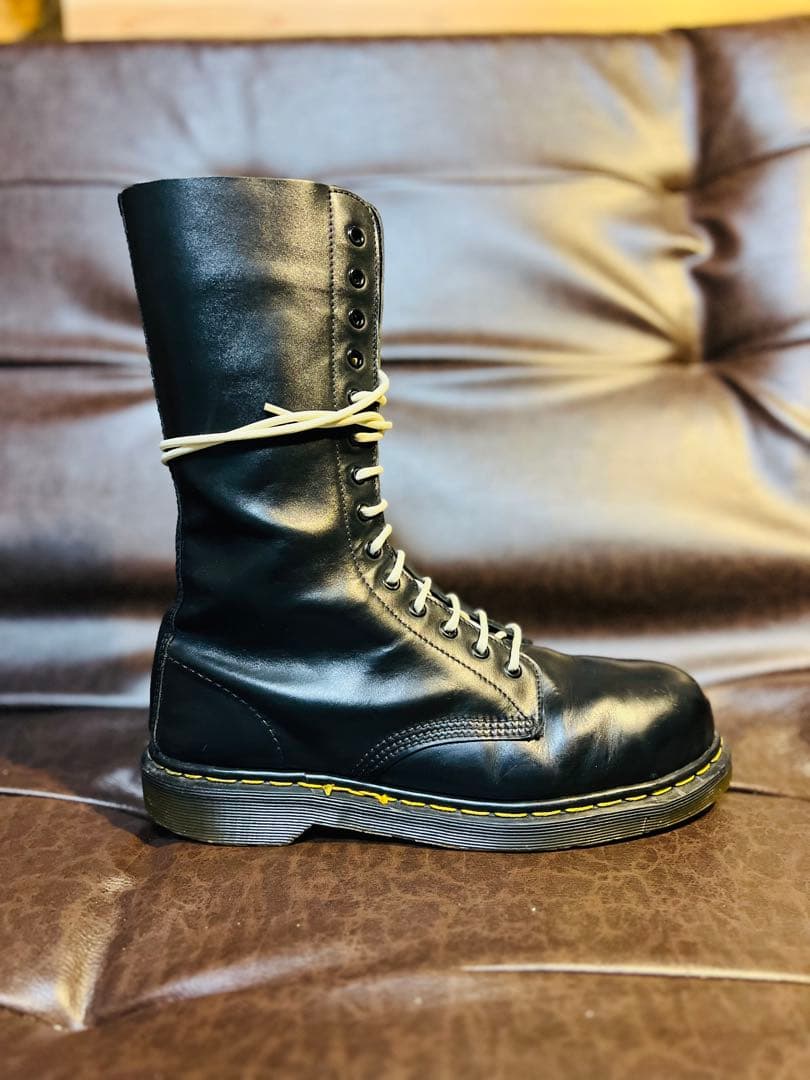 ドクターマーチン スチールトゥ uk9 イングランド 英国 14ホールブーツ