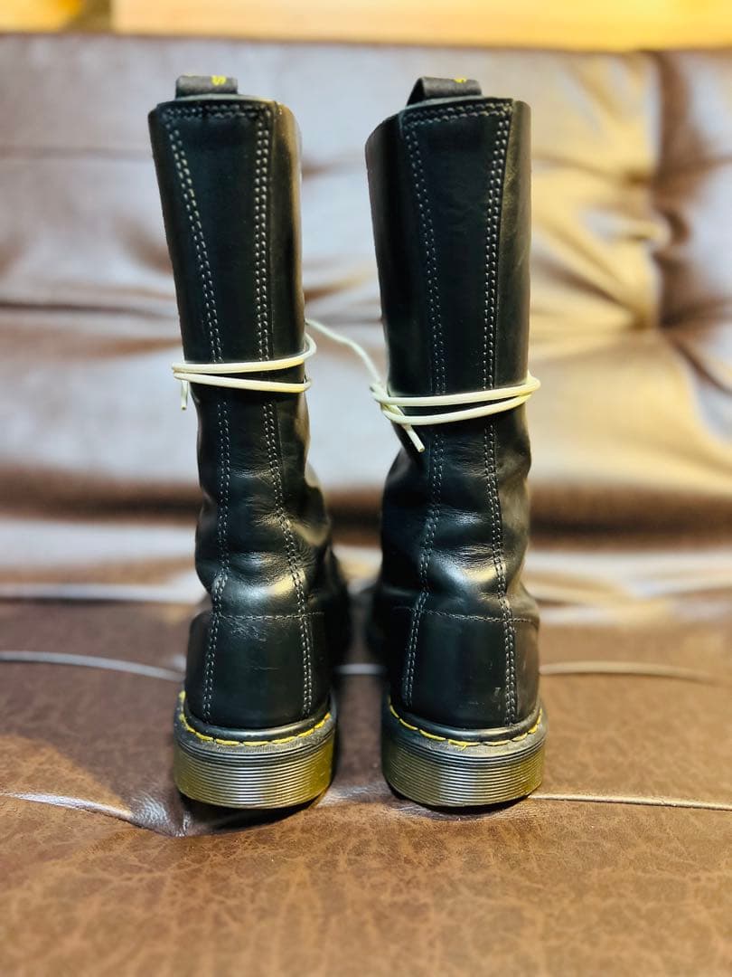 ドクターマーチン スチールトゥ uk9 イングランド 英国 14ホールブーツ