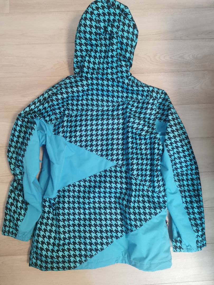 上：OP スノーボードウェア L 下：ESTIVO スノーボードウェアXL