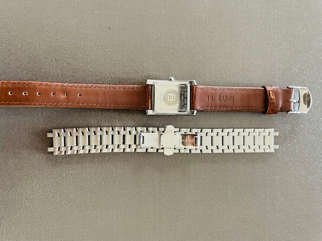 ⭐︎FENDI時計（ブラウンレザー とステンレス ベルト付き）