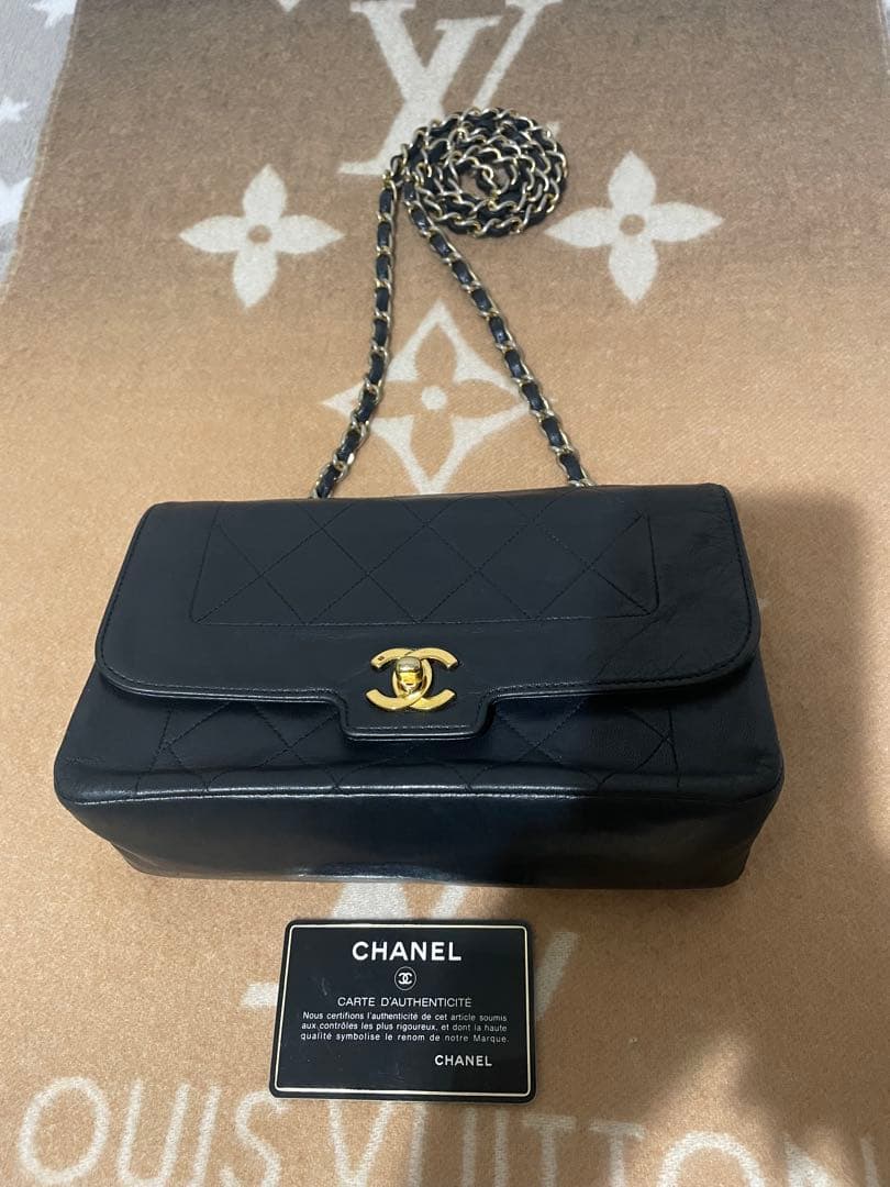 美品シャネル ラムスキン　ショルダーバッグ