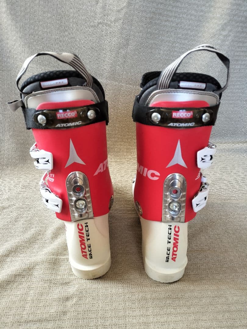 Atomic スキーブーツ 赤/白