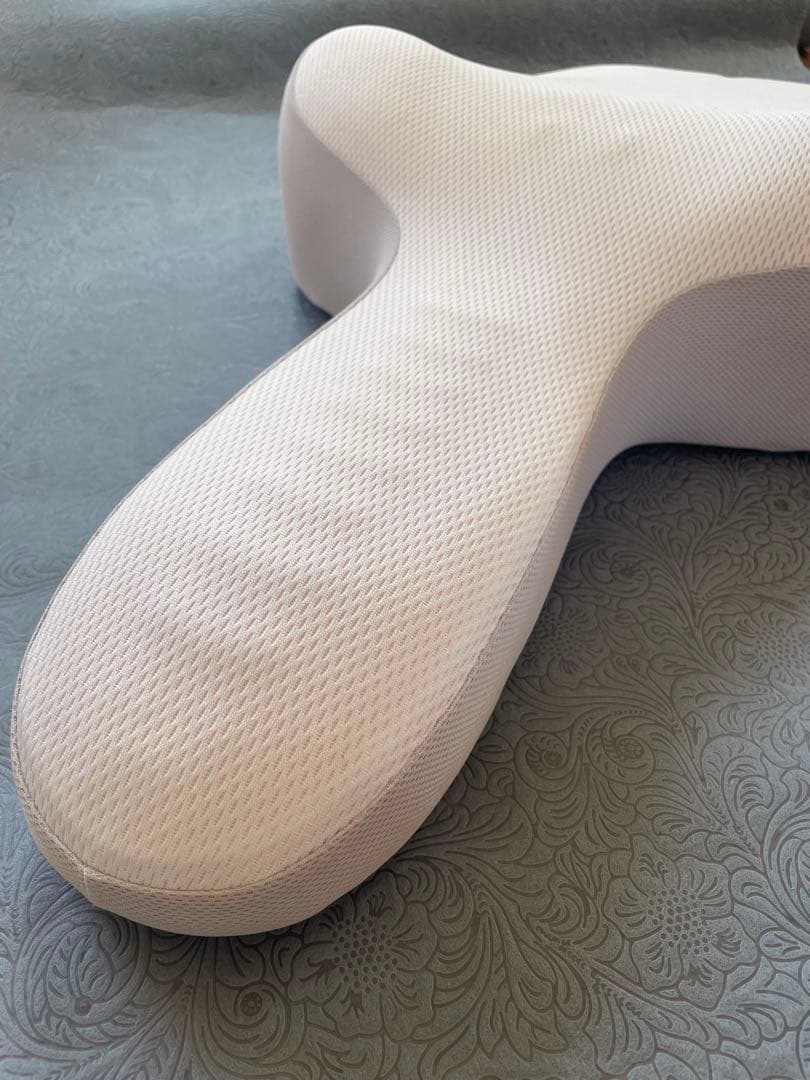 【☆姿勢改善にオススメ☆】GODCHOO PILLOW ゴッチョ背まくら