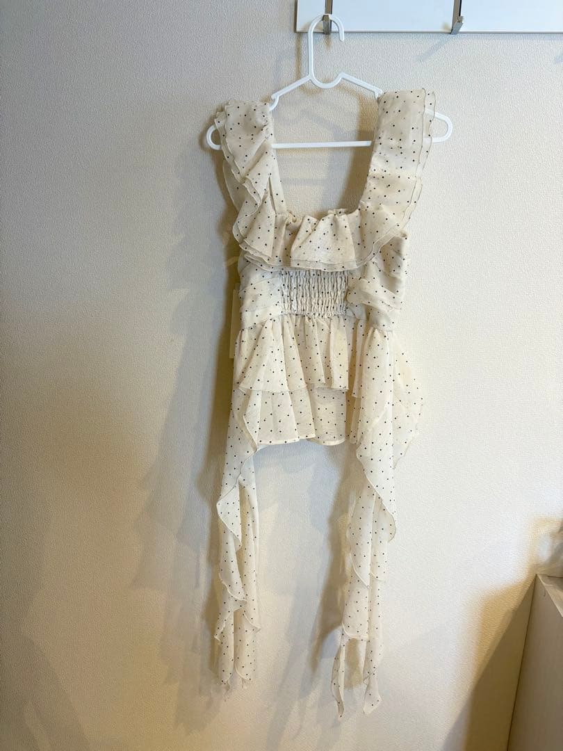 LILY BROWN ペプラムフリルトップス