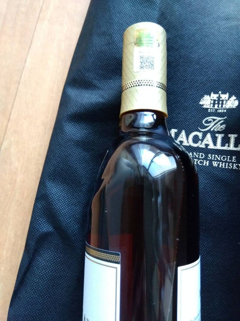 貴重　The Macallan 25年 シングルモルトウイスキー 木箱入り