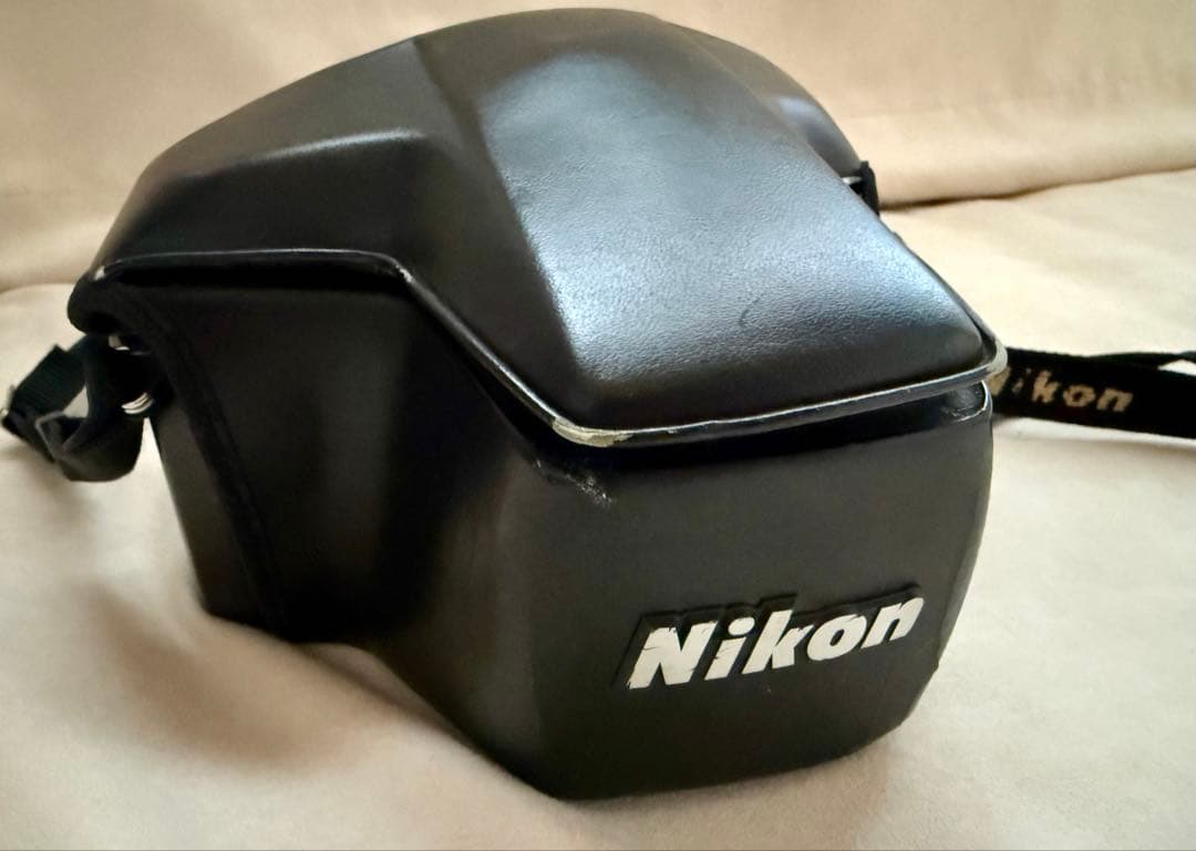 【Nikon】ニコンFE2 一眼レフカメラ/カバー・ケース付き