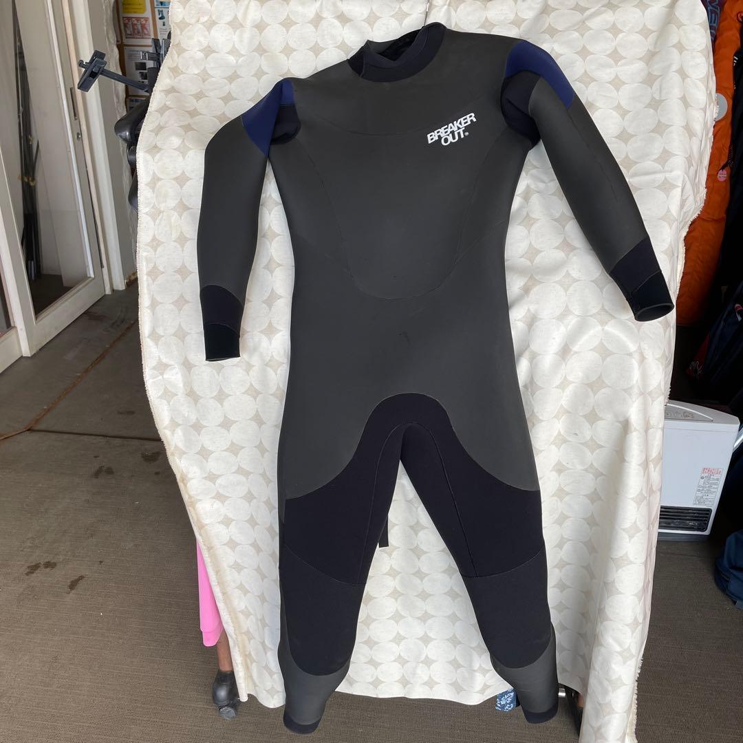 breakeroutのセミドライスーツ