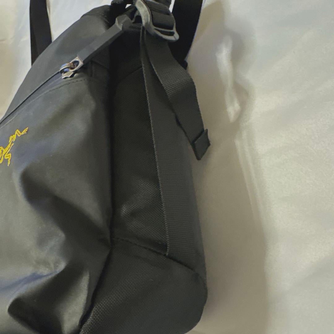 ARC'TERYX アークテリクスARRO 8（アロー 8）ショルダーバッグ