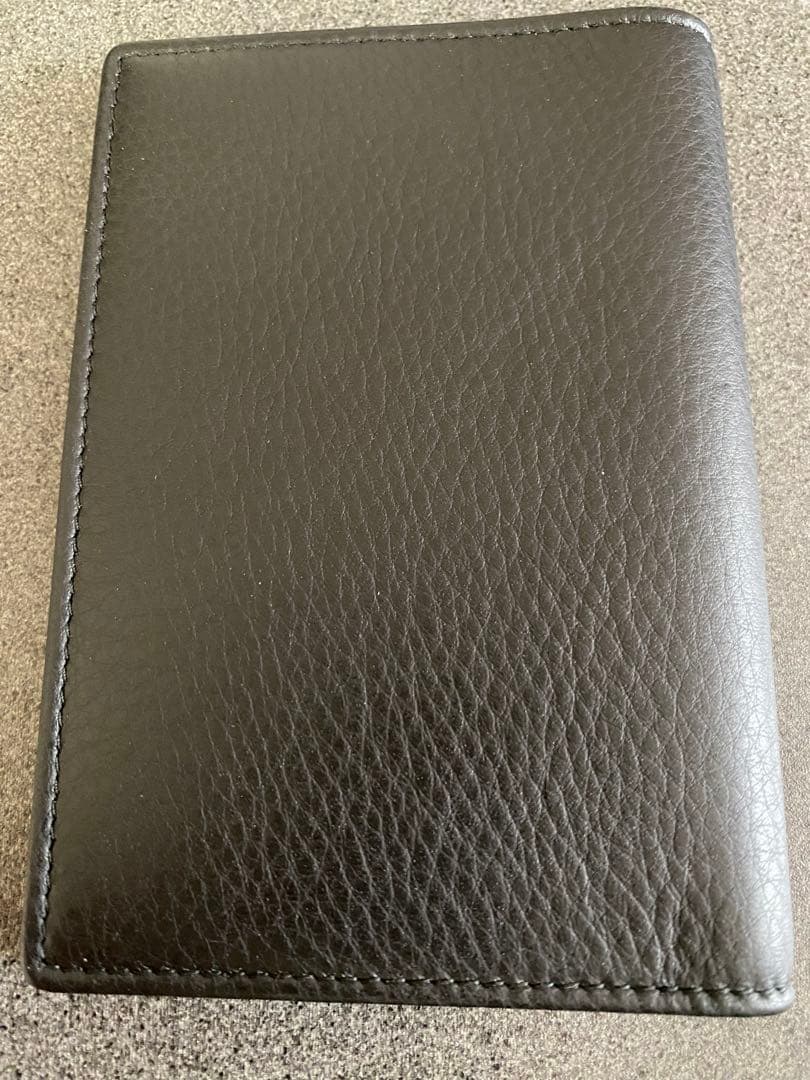 バレンシアガ　パスポートケース