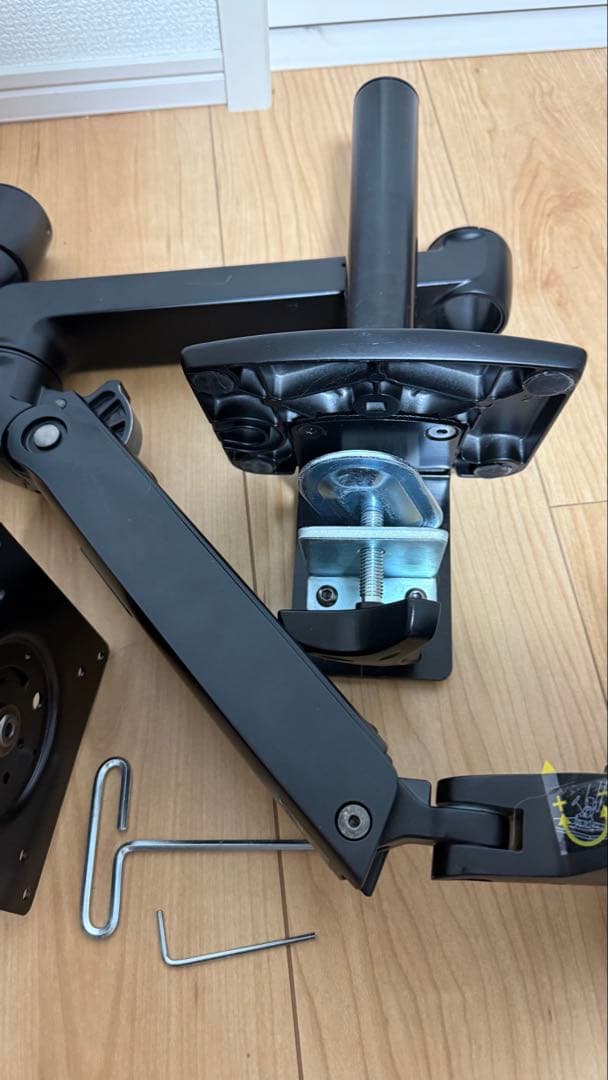 Amazonベーシック　ブラック モニターアーム 2個セット　エルゴトロン