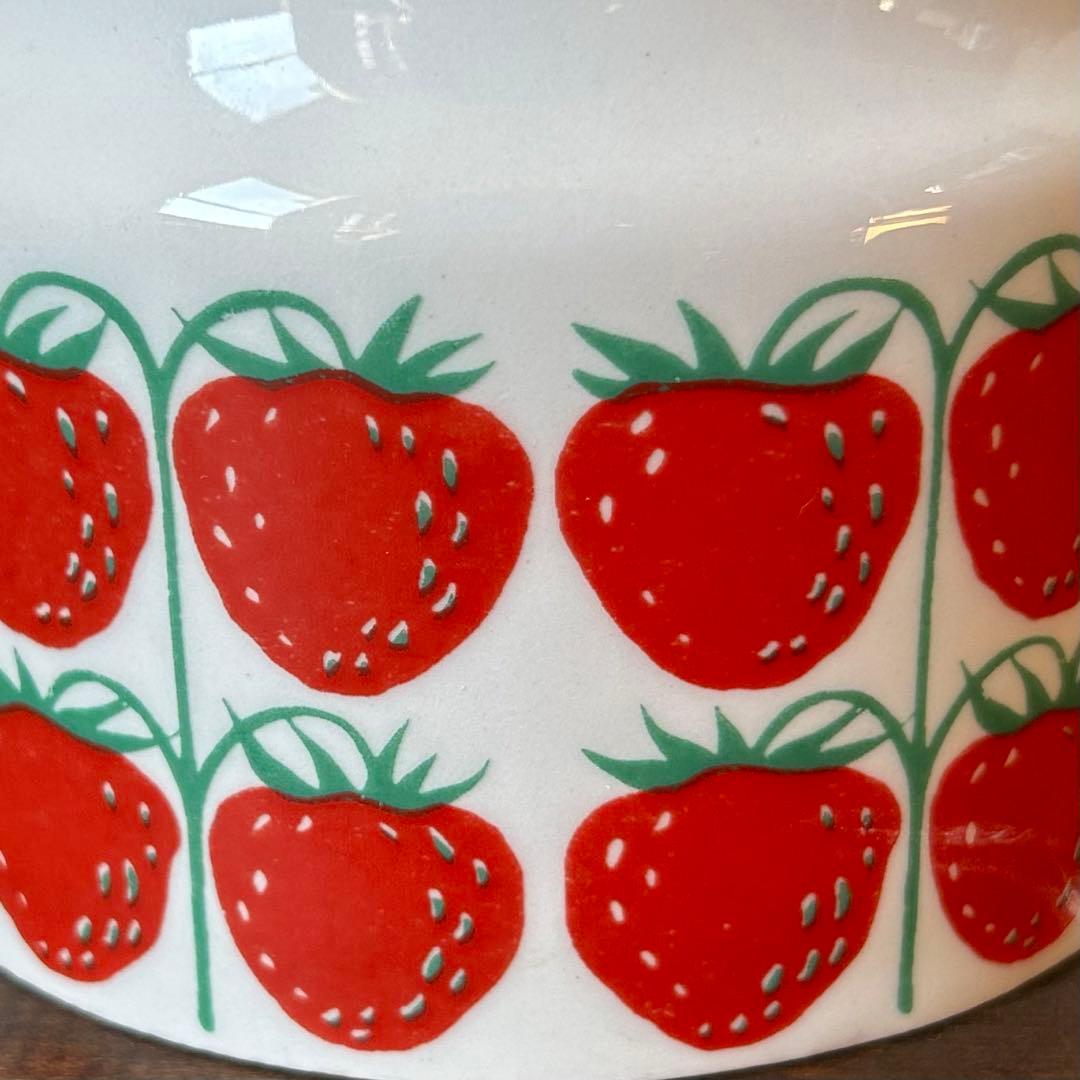 ライヤ・ウオシッキネン Pomona ポモナ　蓋付き容器 (ストロベリー)