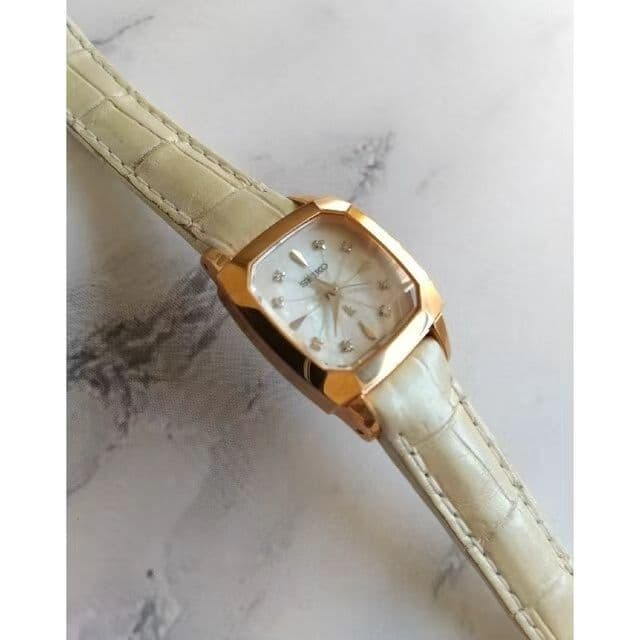 セイコー ルキア 美品 シェル 8Pダイヤモンドレディースクォーツ