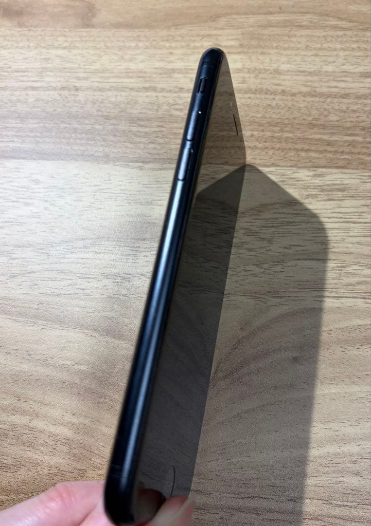 【美品】Apple iPhone SE (第2世代) ブラック　256GB