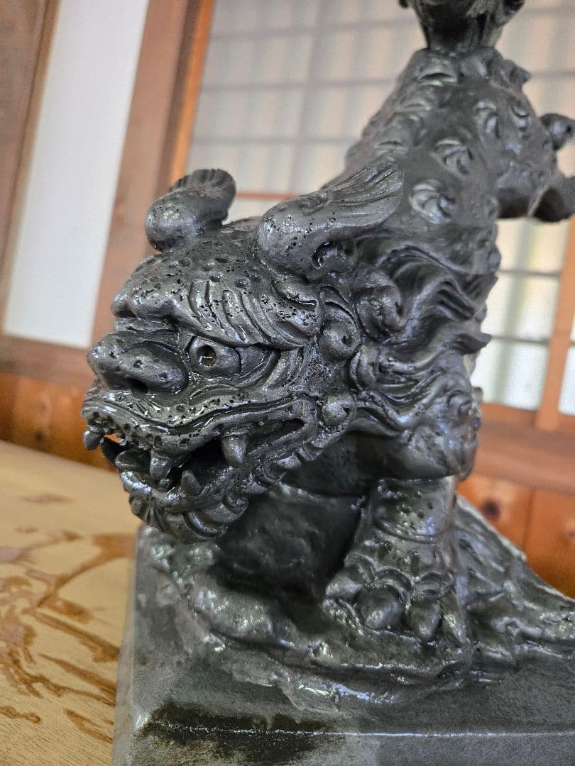 獅子の彫刻 黒色 約30cm