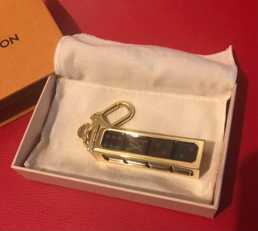 未使用品 Louis vuitton supreme サイコロ キーチェーン
