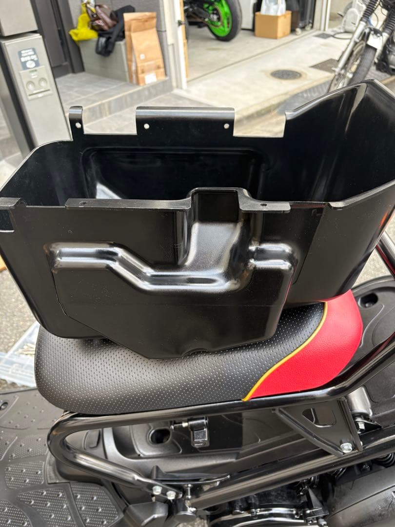 ズーマー　メットイン　ボックス　AF58 ZOOMER　箱　ホンダ