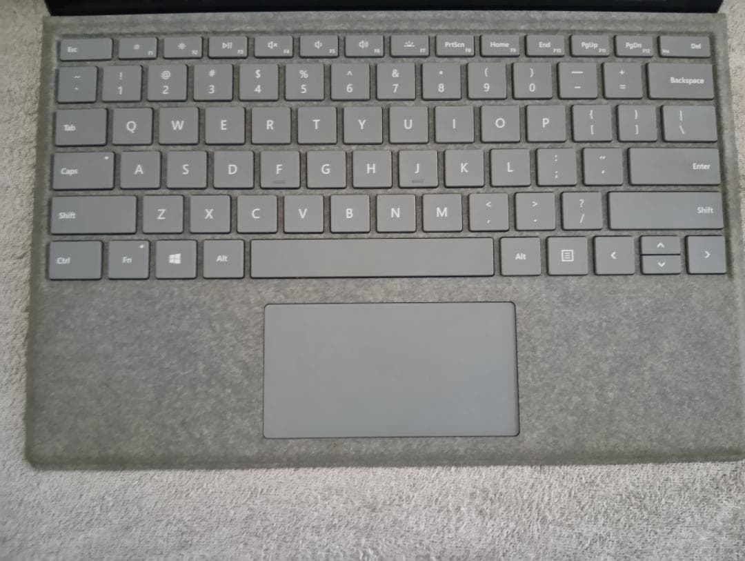 ✨美品✨Surface Pro 6 i7モデル／メモリ８GB／SSD238GB