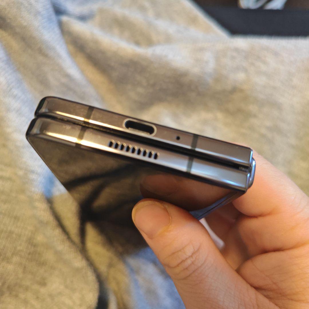 美品Samsung Galaxy Z Fold ５1TB 本体