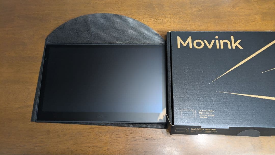 開封済 未使用 Wacom Moving 13 DTH135K0C